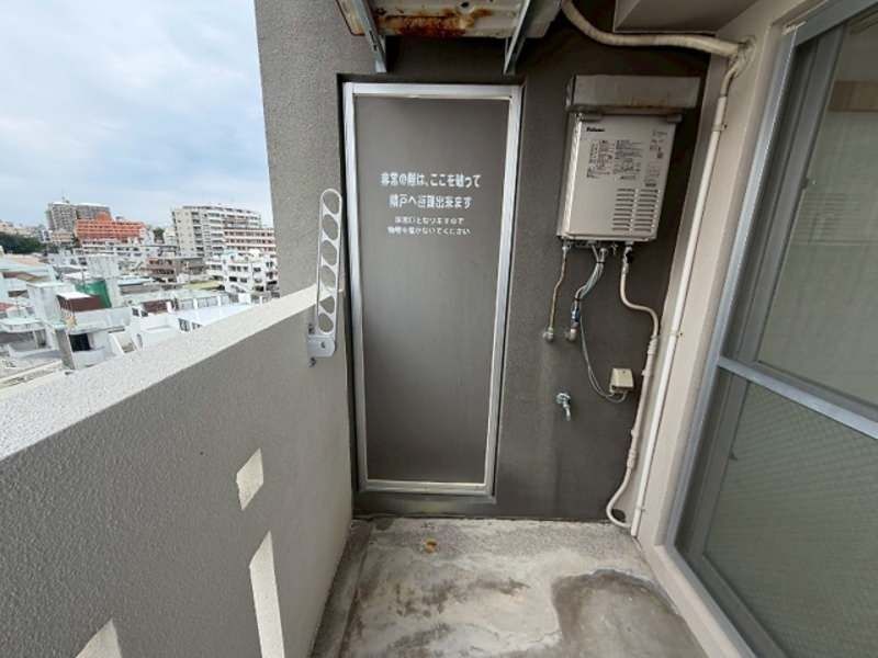 1K Apartment for Rent in Miyagi, Urasoe City, Okinawa - Thumbnail 3
