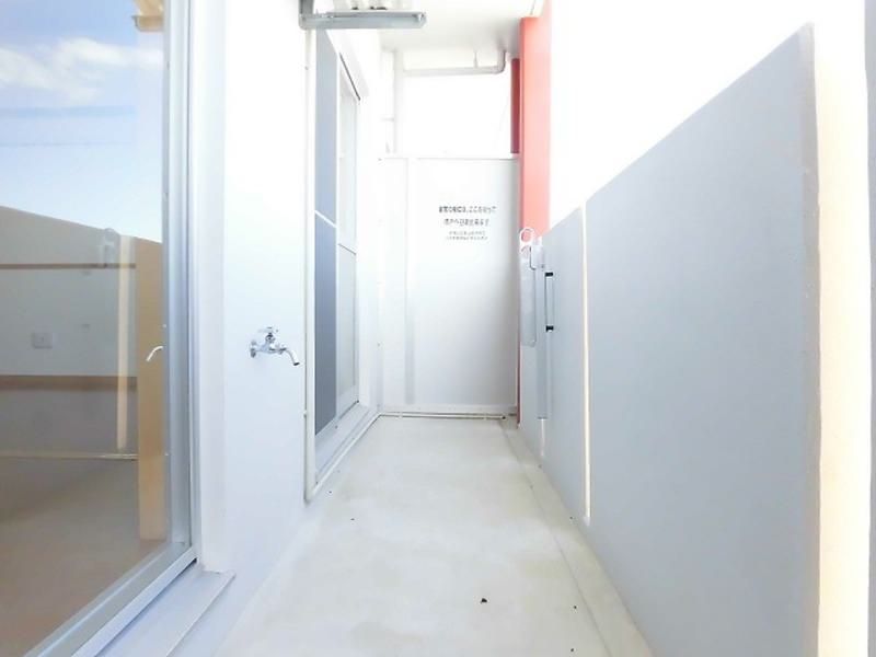 1LDK Apartment for Rent in Okinawa City | Rivers Miyazato 404 - Thumbnail 2