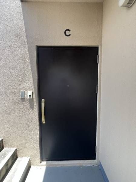 2LDK Ocean View Apartment for Rent in Chatan-cho, Okinawa - Thumbnail 4