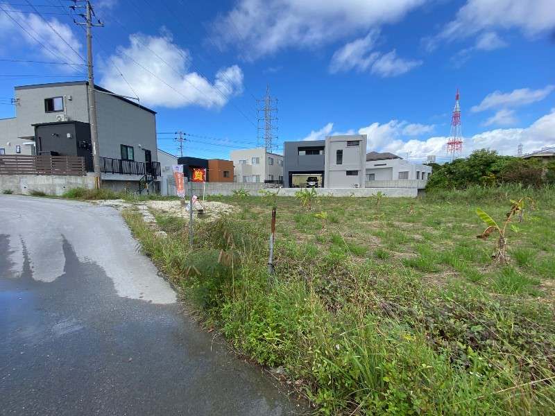 Land for Sale in Nobe, Tomigusuku City, Okinawa - 1231 sqm - Thumbnail 2