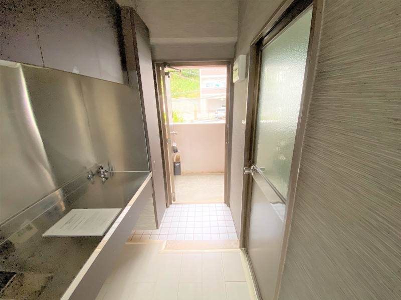 ST. ELMO'S 1R Apartment for Rent in Nishihara, Okinawa - Thumbnail 4