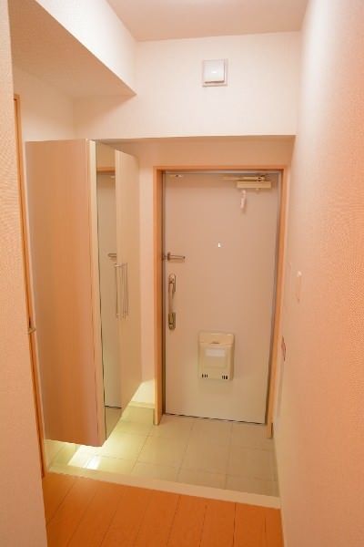 2DK Apartment for Rent in Itoman, Okinawa - 46.53 sqm - Thumbnail 3