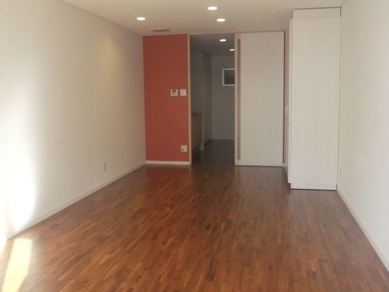 Renovated 1K Apartment Near Miebashi Station, Naha - Thumbnail 4