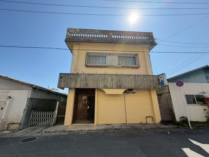 Spacious 10LDK RC House for Sale in Misato, Okinawa City - Thumbnail 2