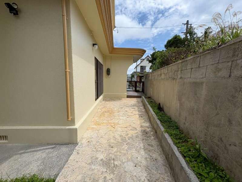 Renovated 4LDK House in Ginowan City, Okinawa - Thumbnail 3