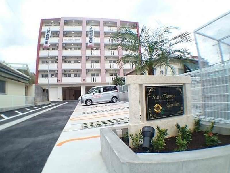 1LDK Apartment for Rent in Okinawa City, Shiro-mae - Thumbnail 2