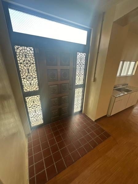 Large 297.5 sqm Commercial Space for Rent in Ginoza, Okinawa - Thumbnail 3