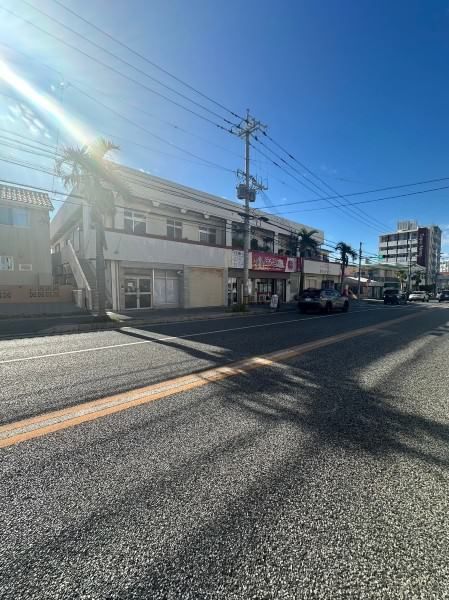 Large 297.5 sqm Commercial Space for Rent in Ginoza, Okinawa - Thumbnail 2