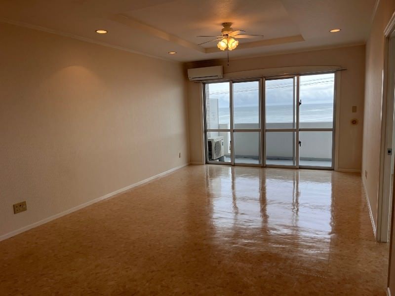 3LDK Ocean View Apartment for Rent in Chatan, Okinawa - Thumbnail 3