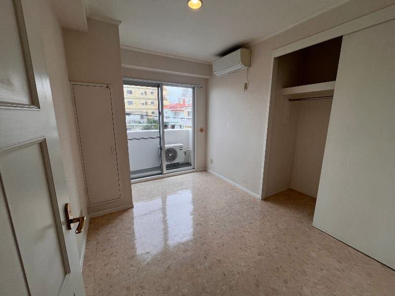 3LDK Ocean View Apartment for Rent in Chatan, Okinawa - Thumbnail 4