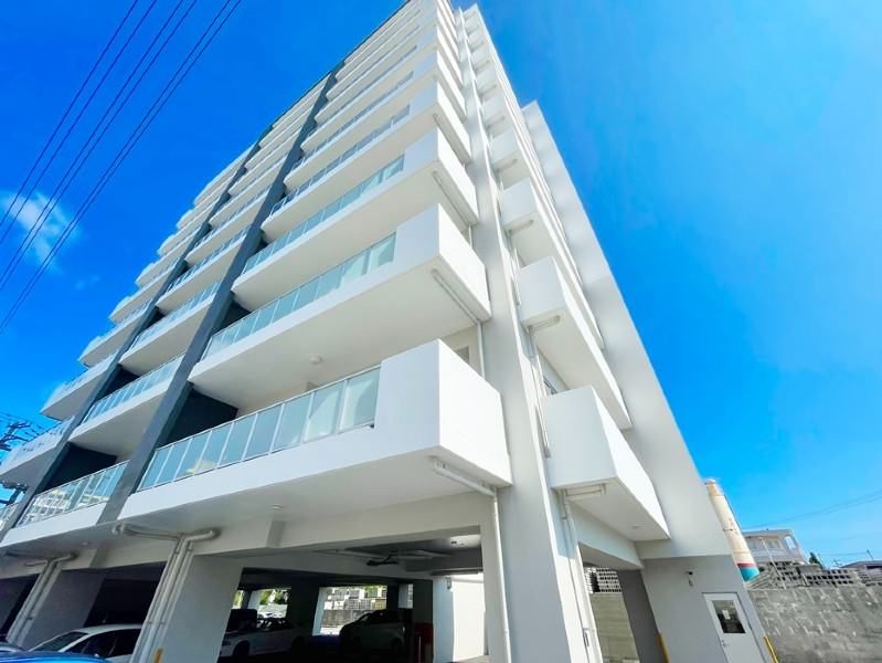 Premium Court Yogi 2 Corner Unit Apartment for Sale in Okinawa City - Thumbnail 2
