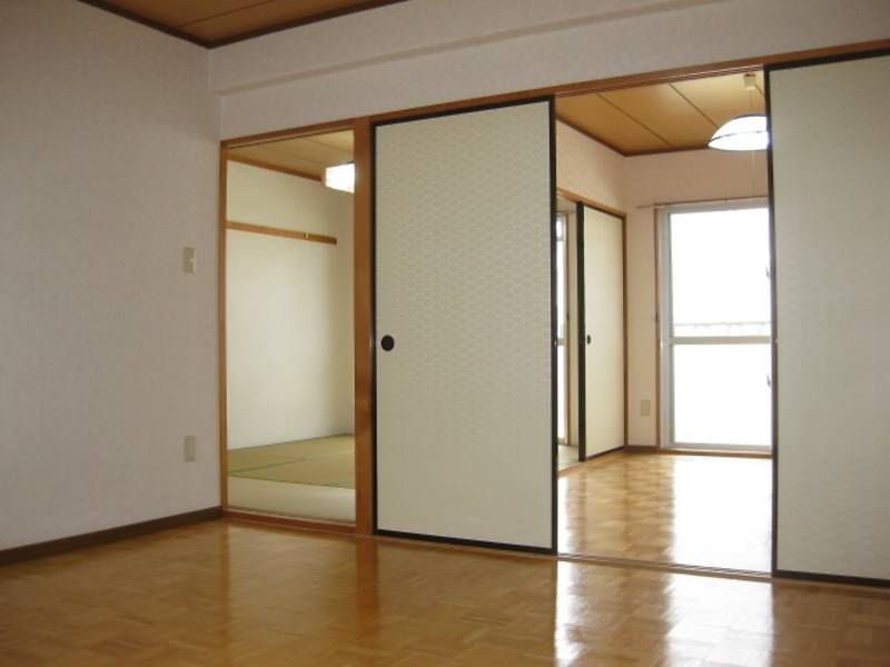 2LDK Apartment for Rent in Urasoe City, Okinawa - Thumbnail 3