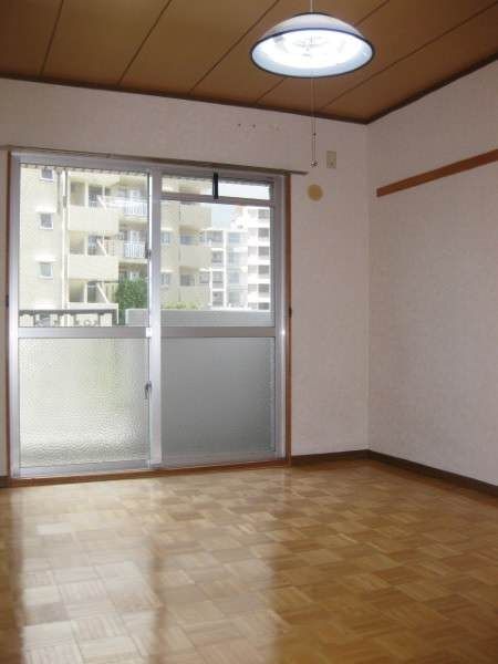 2LDK Apartment for Rent in Urasoe City, Okinawa - Thumbnail 4