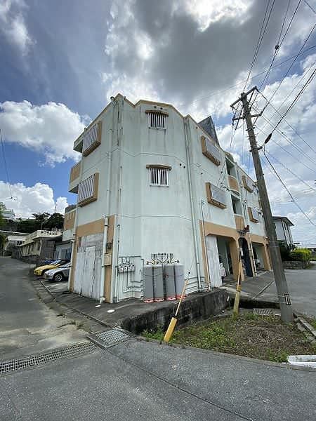 2DK Apartment for Rent in Nanjo City, Okinawa with Covered Parking - Thumbnail 3