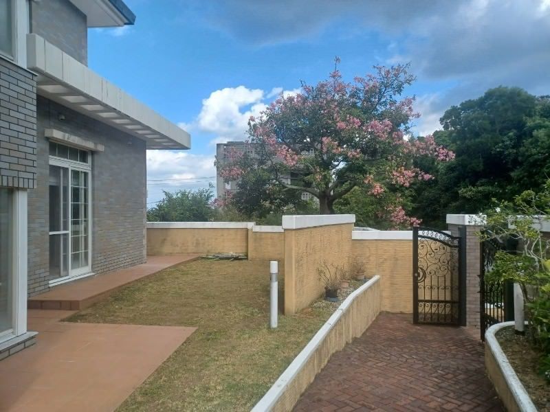 Luxury 6LDK Ocean View Mansion in Onna Village, Okinawa - Thumbnail 3