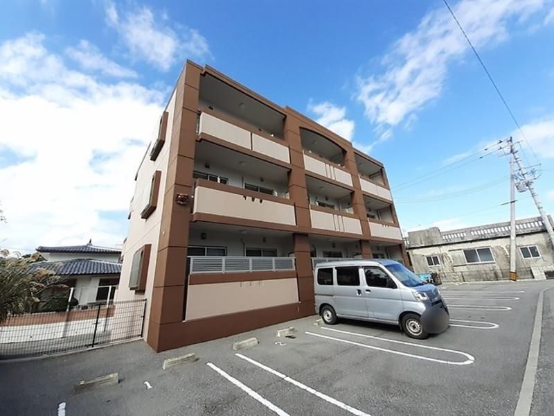 1LDK Apartment for Rent in Onaga, Tomigusuku, Okinawa - Thumbnail 2