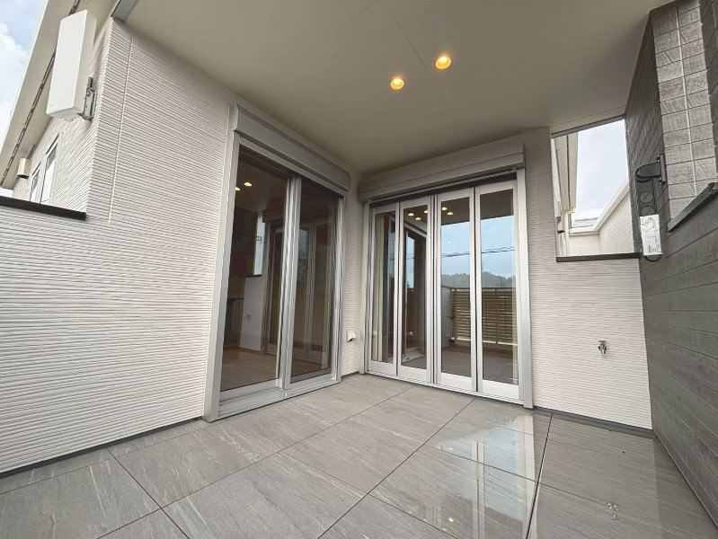 Plot C Land with Building Conditions in Yonabaru, Okinawa - Thumbnail 2