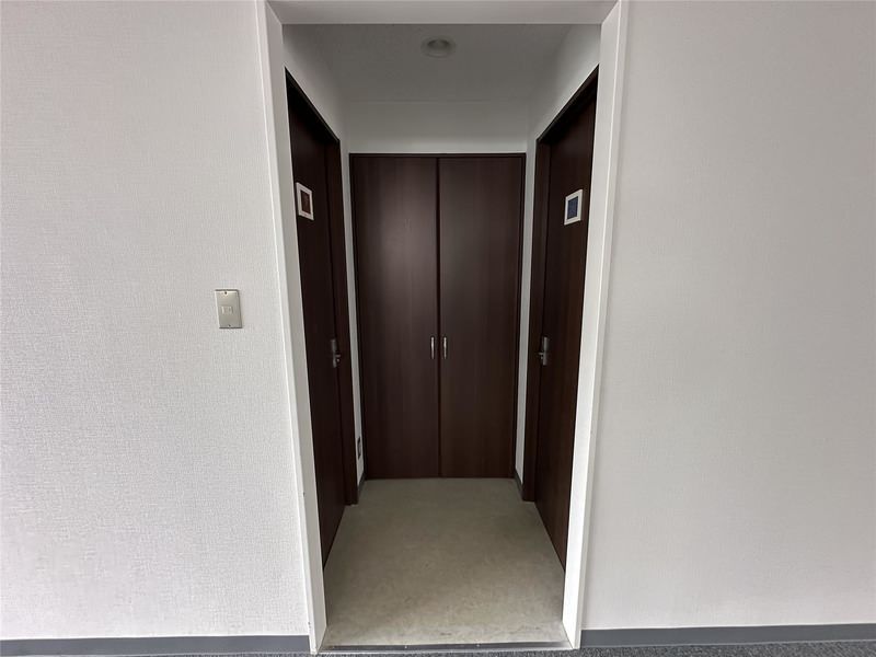 Commercial Office/Retail Space for Rent in Naha's Makishi, Okinawa - Thumbnail 4