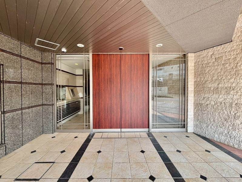 Rivier Omoromachi Thermos 2LDK Condo with Ocean View in Naha - Thumbnail 4