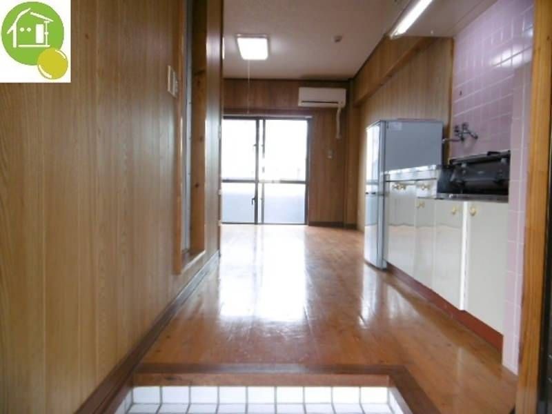1R Apartment for Rent near Asato Station, Naha City, Okinawa - Thumbnail 3
