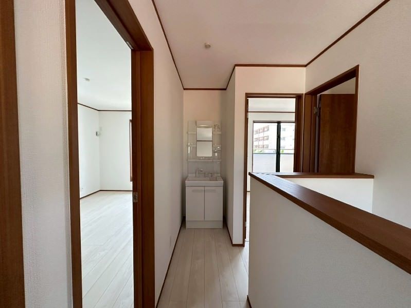New 4LDK House with Walk-in Closet in Uruma City, Okinawa - Thumbnail 3