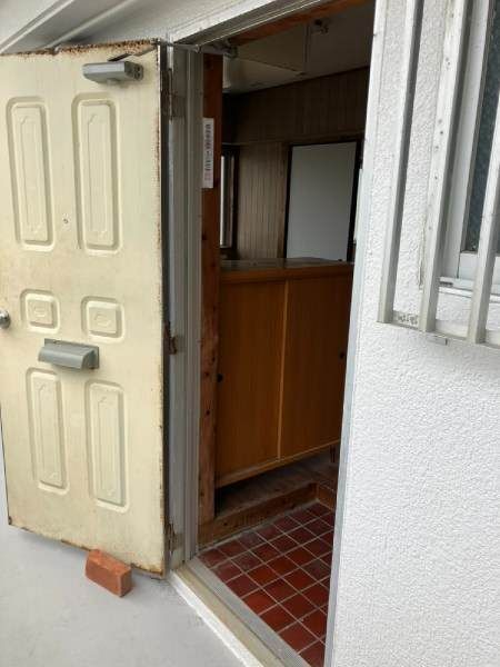 Renovated 2DK Apartment for Rent in Urasoe, Okinawa - Thumbnail 2