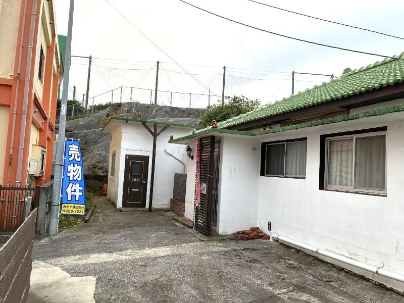 4DK Detached House for Sale in Okinawa City, Minamomomohara - Thumbnail 3