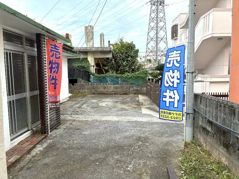 4DK Detached House for Sale in Okinawa City, Minamomomohara - Thumbnail 2