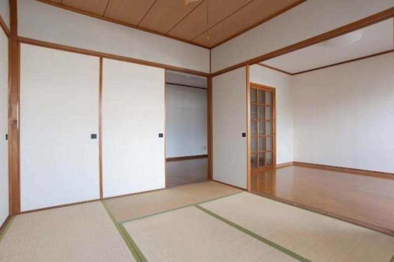 Yukari Urasoe 3DK Apartment for Rent in Okinawa - Thumbnail 4