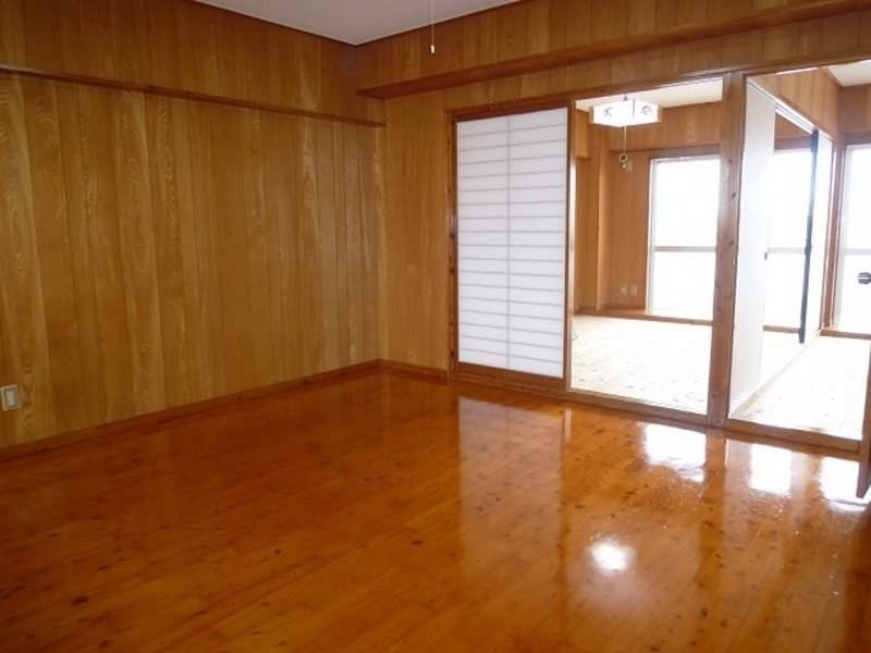 2DK Apartment for Rent in Taira, Tomigusuku, Okinawa - Thumbnail 3