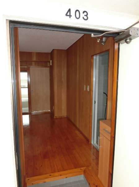 2DK Apartment for Rent in Taira, Tomigusuku, Okinawa - Thumbnail 2