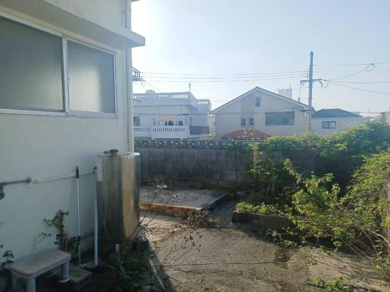 RC House with Rooftop Views in Naha’s Oroku - Thumbnail 3
