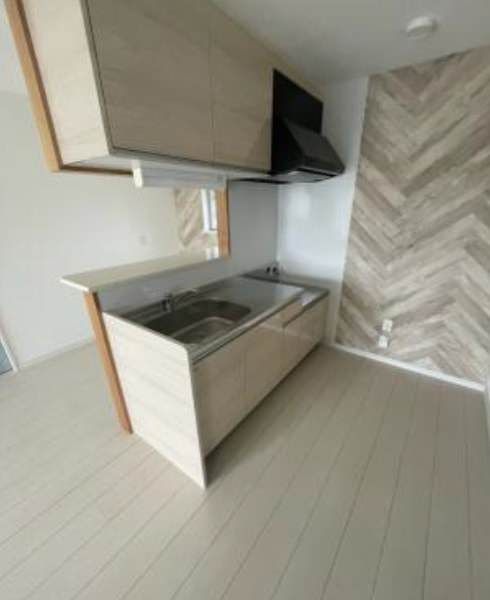 2LDK Apartment for Rent in Yara, Kadena, Okinawa - Pet Friendly - Thumbnail 3