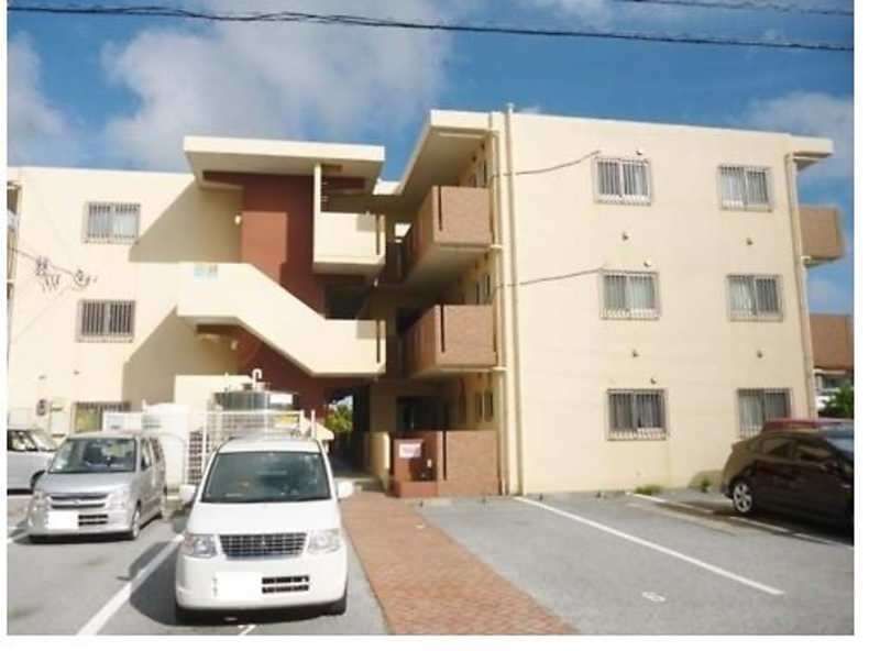 1LDK Pet-Friendly Apartment for Rent in Yaese Town, Okinawa - Thumbnail 2