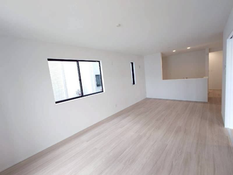 New 2LDK Wooden House in Okinawa City with Campaign Offers - Thumbnail 3