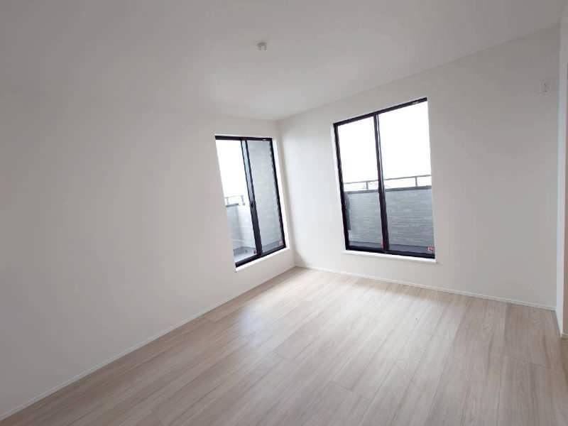 New 2LDK Wooden House in Okinawa City with Campaign Offers - Thumbnail 4
