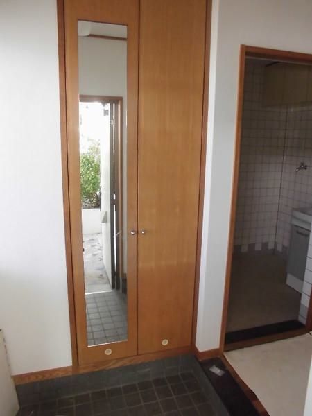 2LDK Apartment for Rent in Okinawa City, Okinawa - Thumbnail 2