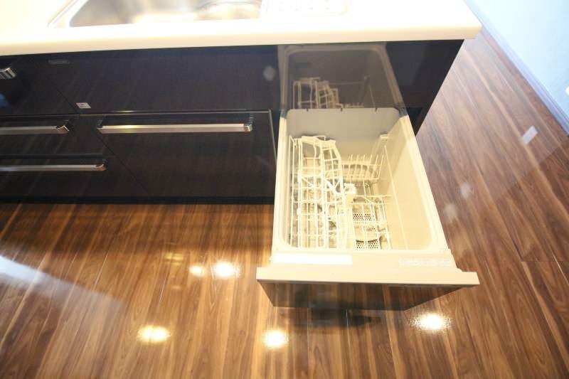 27F 2LDK Apartment with Ocean View in Naha's Omoromachi - Thumbnail 4
