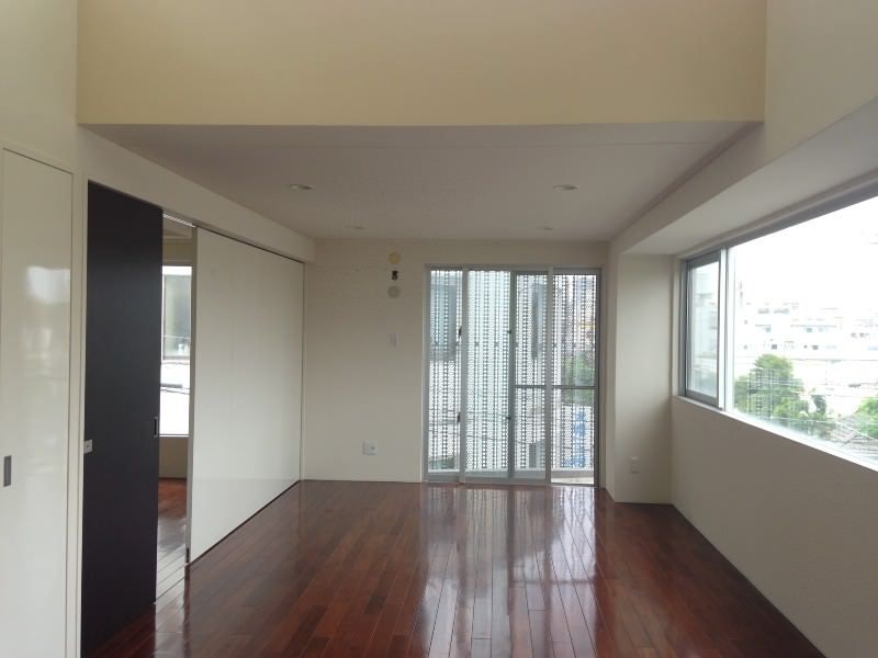 1LDK Apartment for Rent in Urasoe, Okinawa - Near Shintoshin - Thumbnail 2