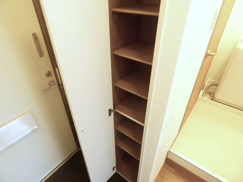 Sunny Grande 1K Apartment for Rent in Naha, Okinawa - Thumbnail 3