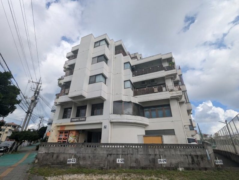 Renovated 3LDK Apartment for Sale in Ginowan, Okinawa - Thumbnail 2