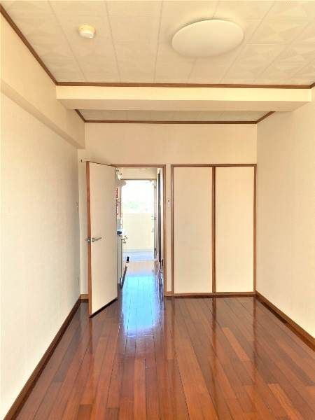 1K Apartment for Rent in Nakagusuku Village, Okinawa - Thumbnail 3