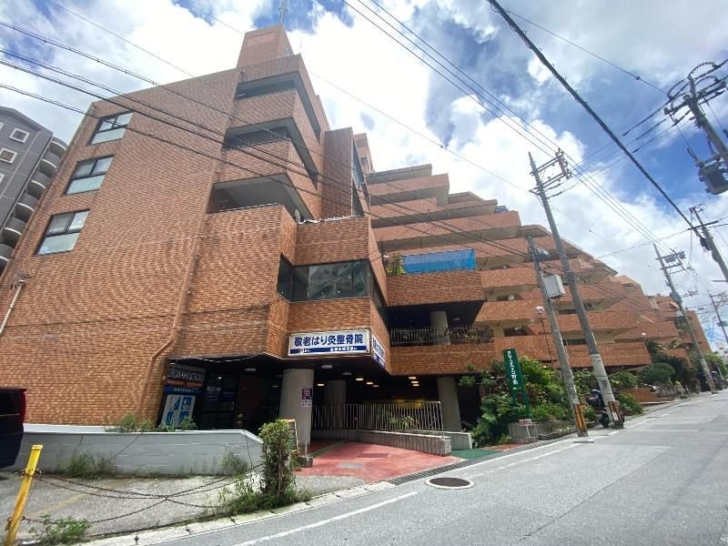 Renovated 2LDK Apartment in Green Heights Naha, Okinawa - Thumbnail 2