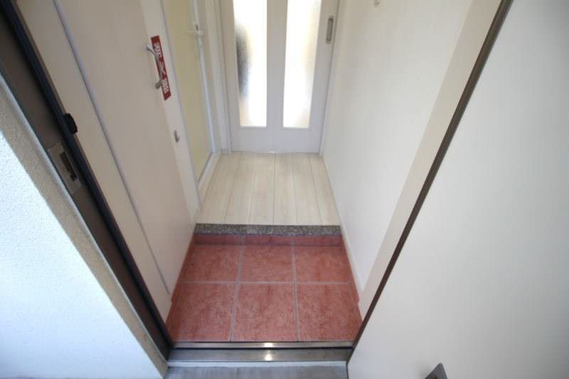 1K Apartment for Rent in Tomigusuku, Okinawa - 29.25 sqm - Thumbnail 2