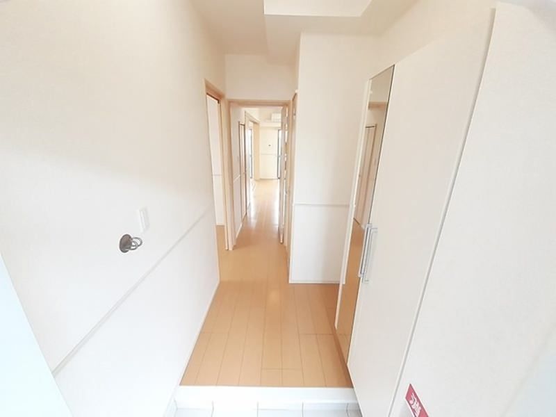 Modern 2LDK Apartment for Rent in Yonabaru Town, Okinawa - Thumbnail 3