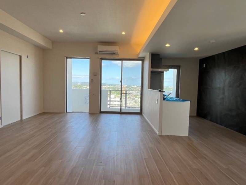 New 4LDK Apartment for Rent in Uruma, Okinawa - Thumbnail 2