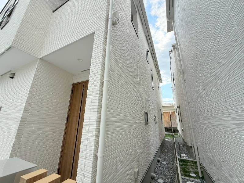 New 4LDK Wooden House in Nanjo City, Okinawa - 2026 Build - Thumbnail 2