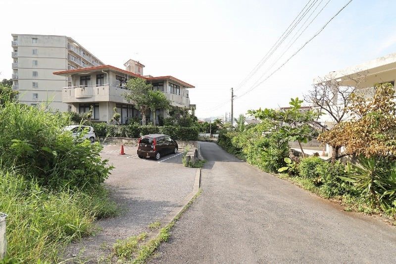 218.8 Tsubo Residential Land for Sale in Yonabaru, Okinawa - Thumbnail 3