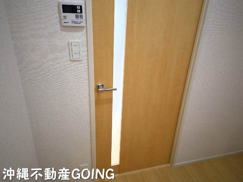 Modern 1K Apartment in Naha Kume | Auto-lock, Free Internet - Thumbnail 4