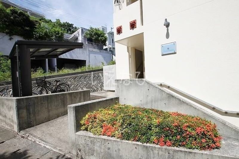 1K Apartment for Rent in Tomigusuku City, Okinawa - Thumbnail 2